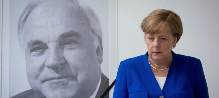 «Ξεκατίνιασμα» χήρας, συγγενών και Μέρκελ! Η χήρα του Χέλμουτ Κολ δεν ήθελε να μιλήσει η Μέρκελ σε τελετή στη μνήμη του!